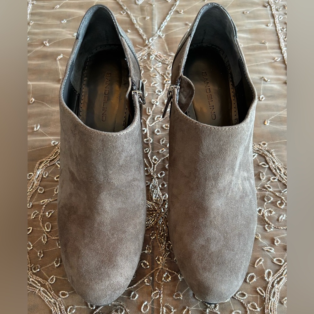 PRISTINE CONDITION/LIKE NEW. Bandolino Women's Grey Suede Booties